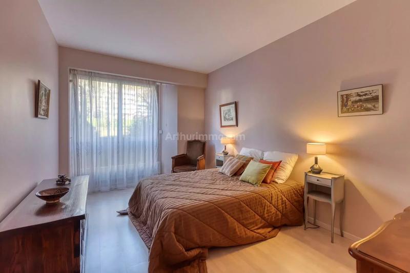 Appartement - 214 m² - 6 pièces