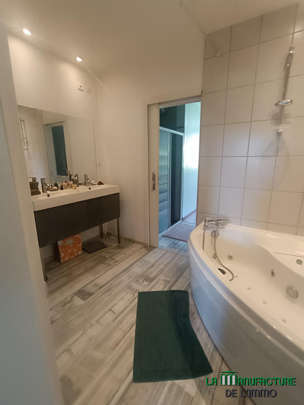 Appartement - 109 m² - 4 pièces