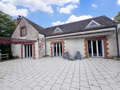 Maison traditionnelle - 192 m² - 10 pièces
