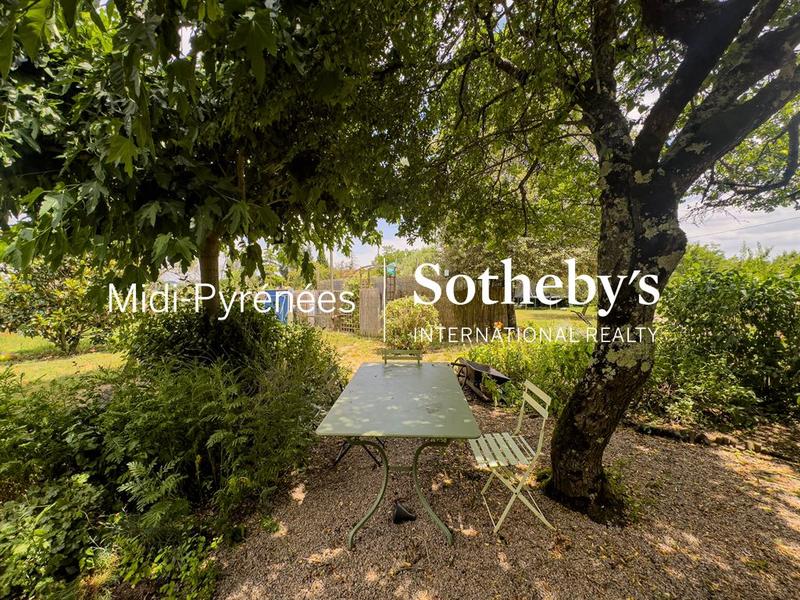 Maison - 185 m² - 9 pièces