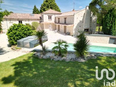 Maison - 298 m² - 10 pièces