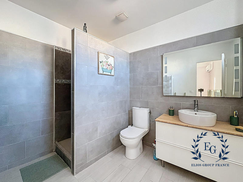 Maison traditionnelle - 160 m² - 6 pièces