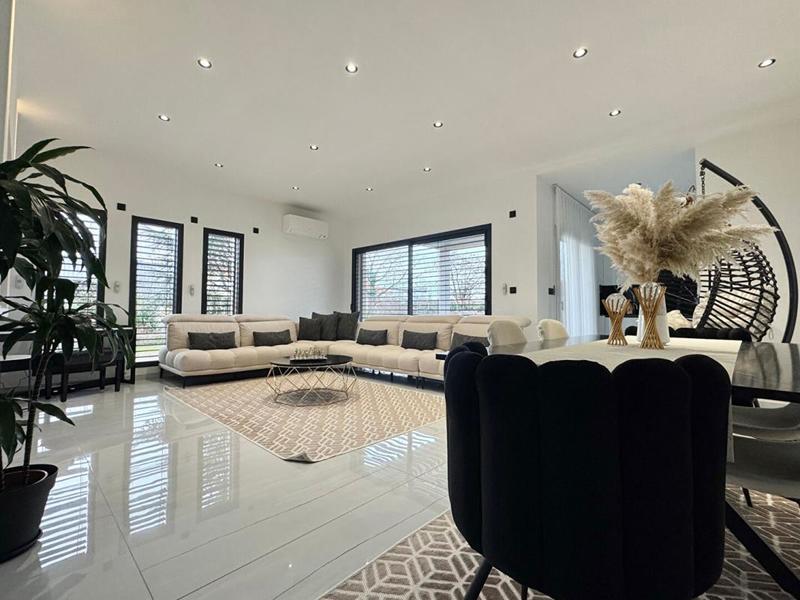 Maison - 130 m² - 5 pièces