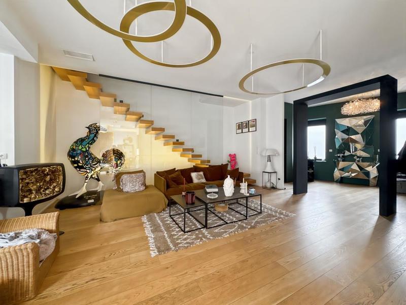 Maison de ville - 260 m² - 6 pièces