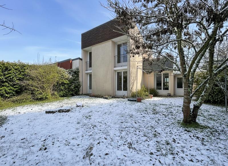Maison - 110 m² - 6 pièces