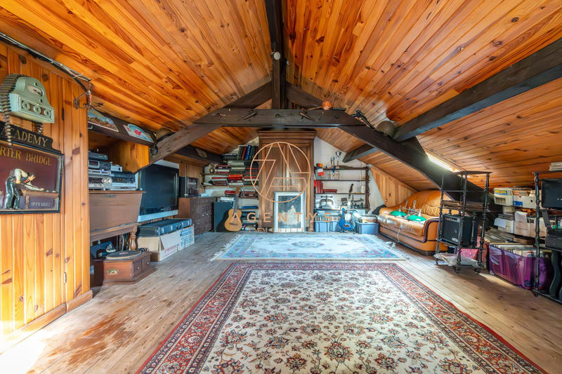 Maison - 165 m² - 6 pièces