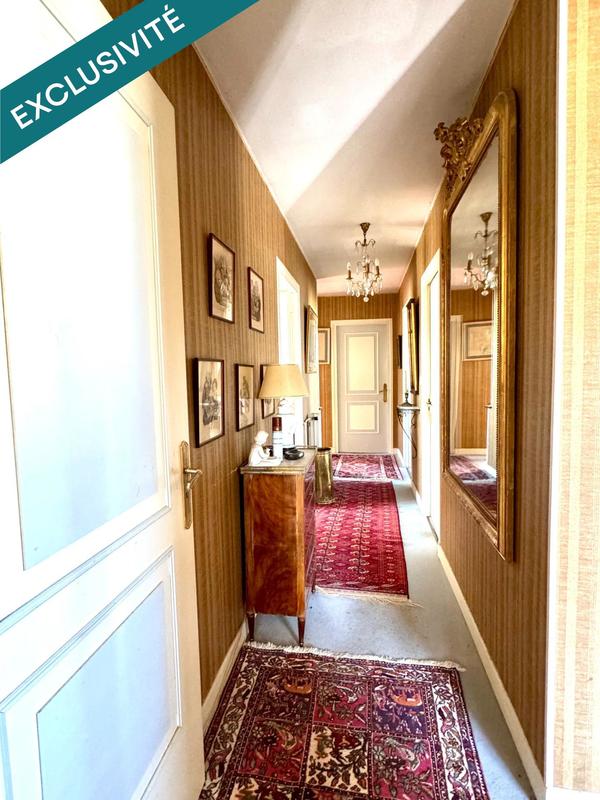 Maison - 235 m² - 9 pièces