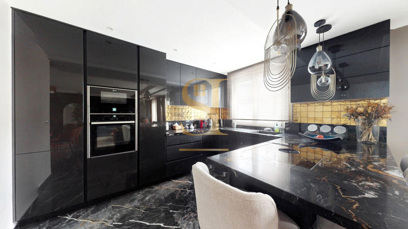 Appartement - 108 m² - 5 pièces