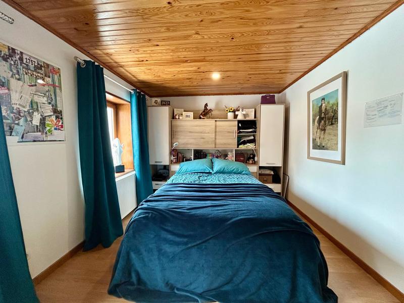 Maison - 323 m² - 6 pièces