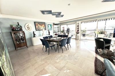 Appartement - 106 m² - 4 pièces