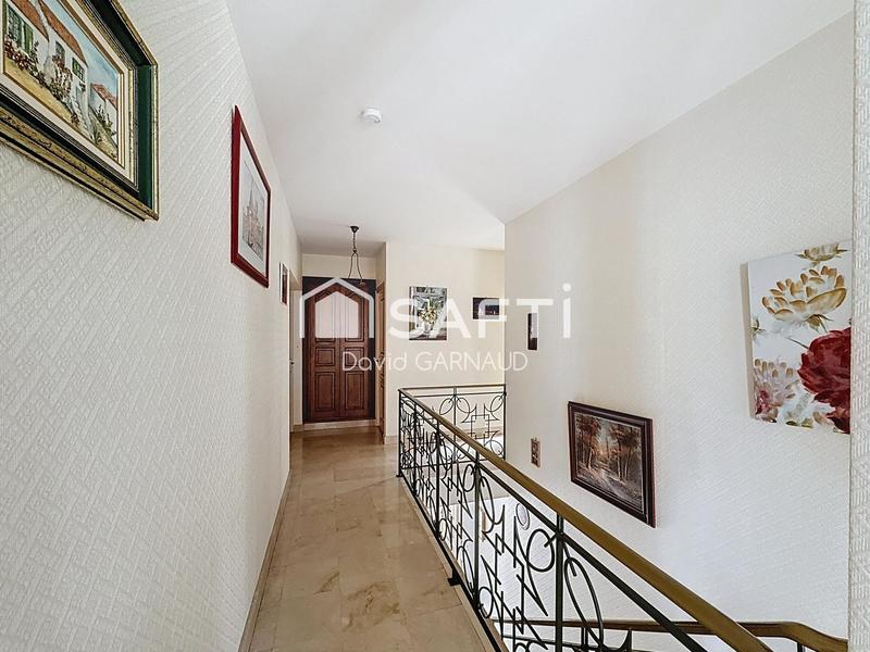 Maison - 177 m² - 7 pièces