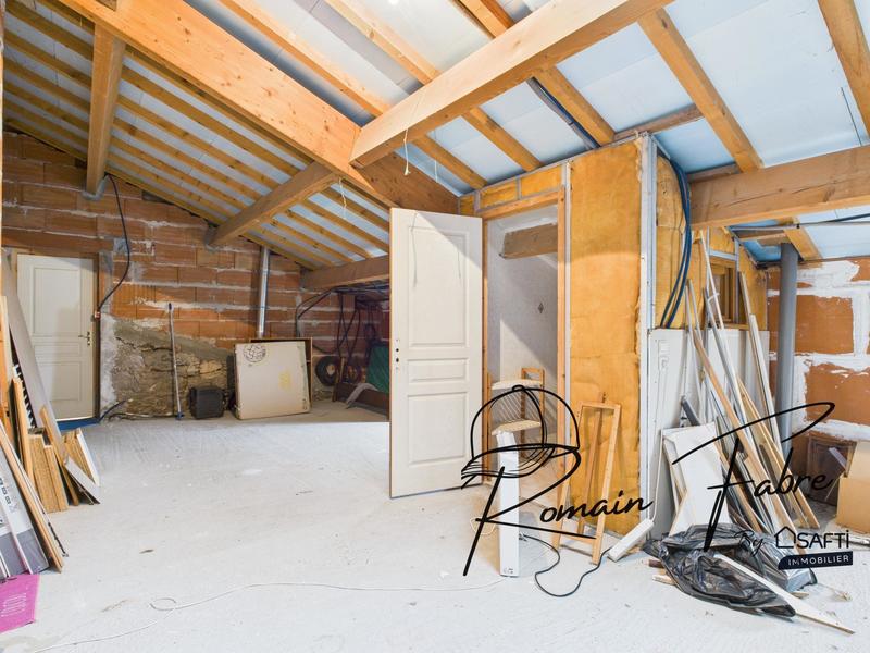 Maison - 275 m² - 9 pièces