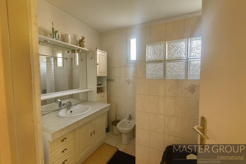 Maison - 208 m² - 9 pièces