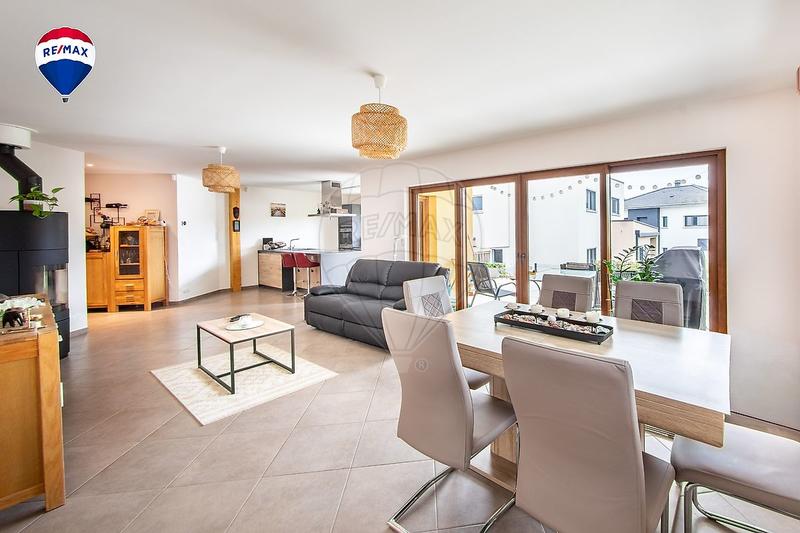 Maison - 228 m² - 6 pièces