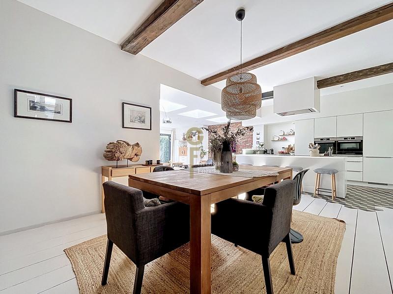 Maison - 184 m² - 8 pièces