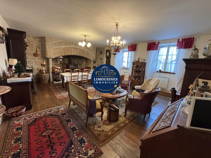 Maison - 224 m² - 8 pièces