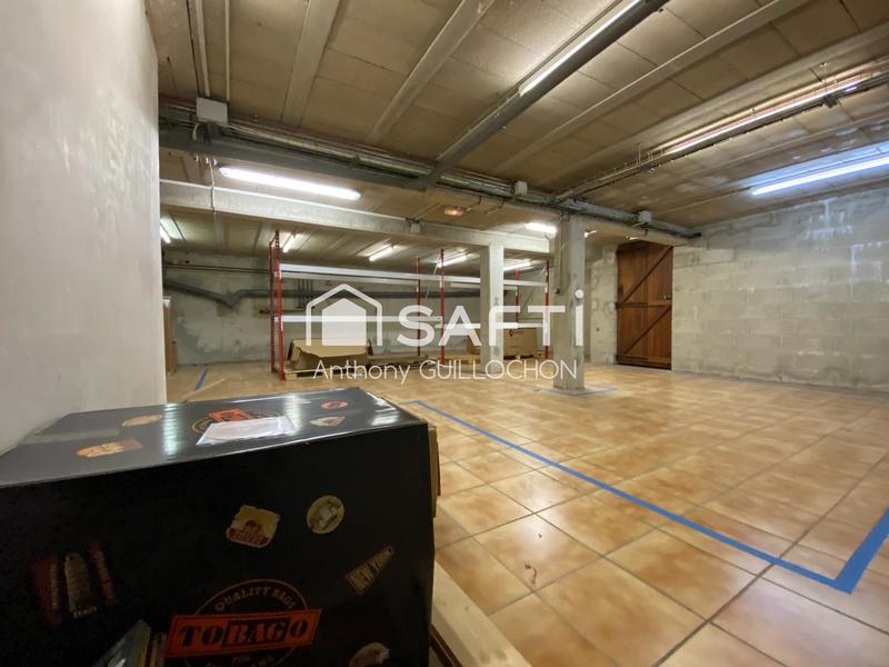 Local commercial - 638 m² - 8 pièces