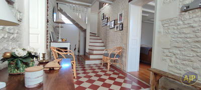 Maison - 281 m² - 9 pièces