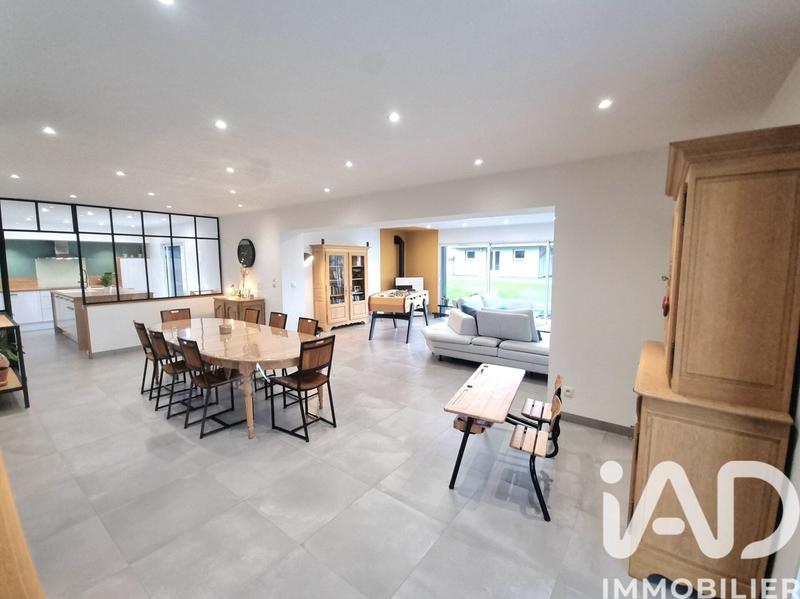 Maison - 185 m² - 9 pièces