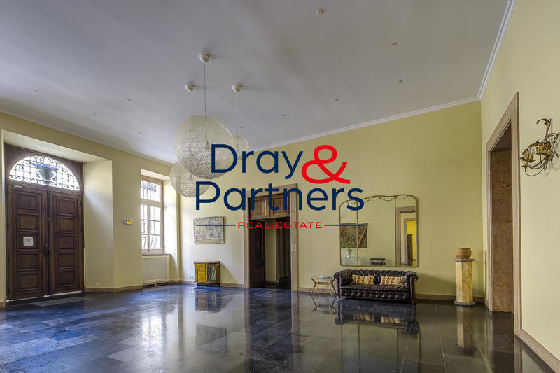 Appartement - 102 m² - 2 pièces