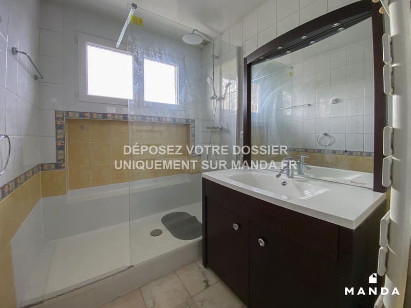 Chambre - 12 m² - 8 pièces