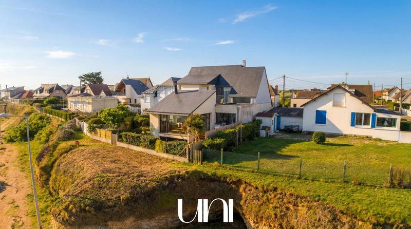 Maison - 237 m² - 7 pièces