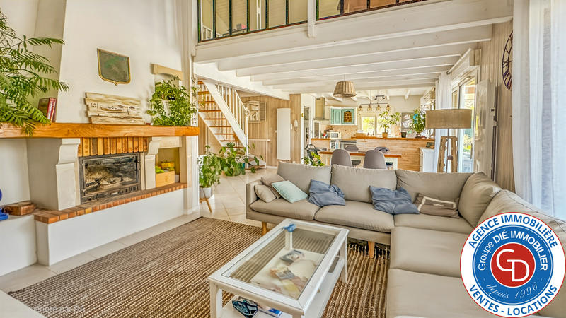 Maison - 184 m² - 8 pièces