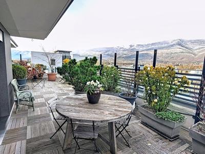 Appartement - 210 m² - 6 pièces