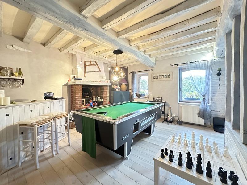 Maison - 335 m² - 8 pièces