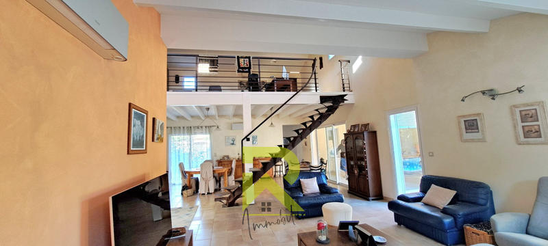 Villa - 220 m² - 7 pièces