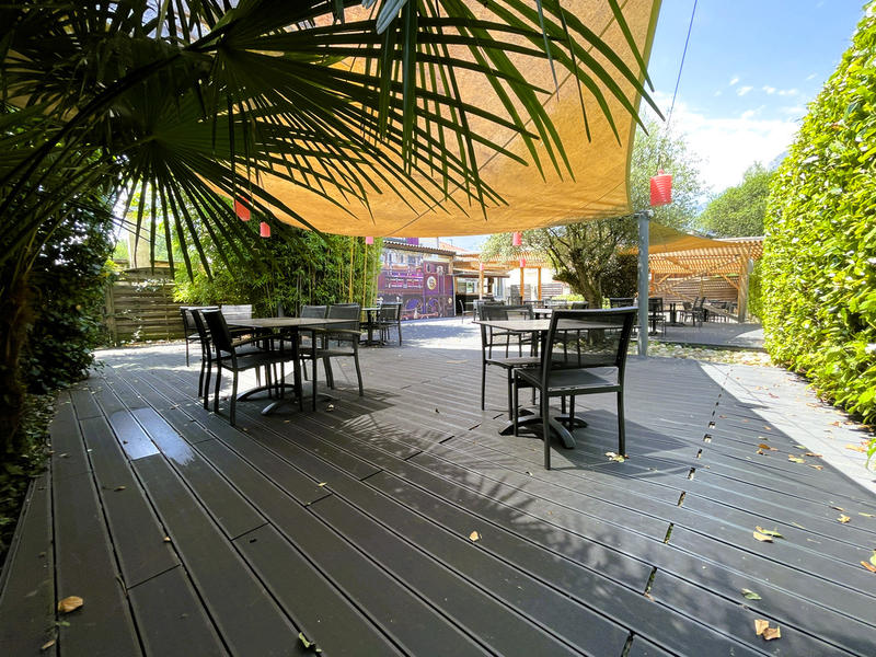 Maison - 352 m² - 8 pièces