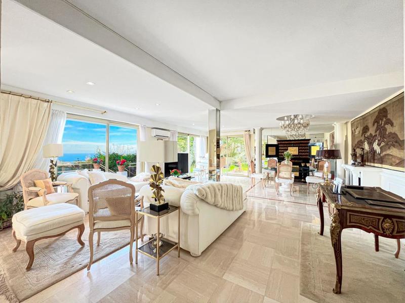 Villa - 272 m² - 6 pièces