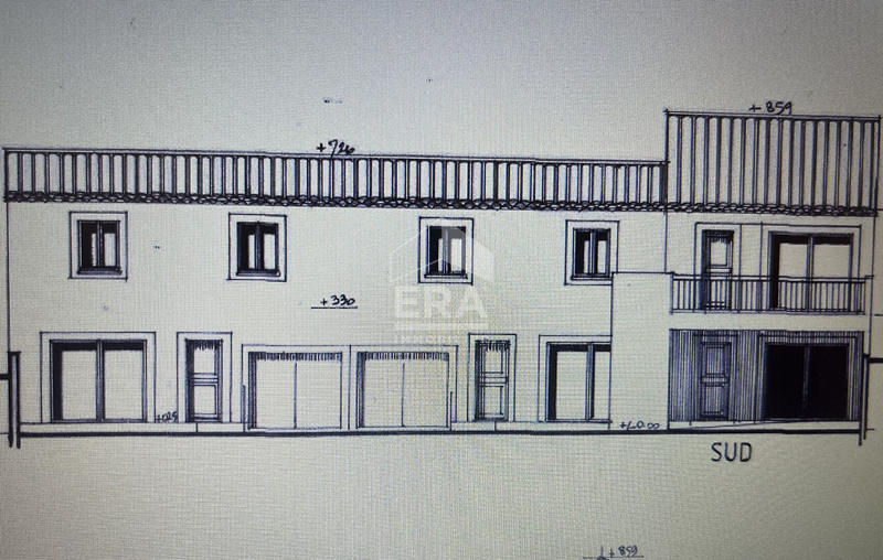 Maison - 200 m² - 8 pièces