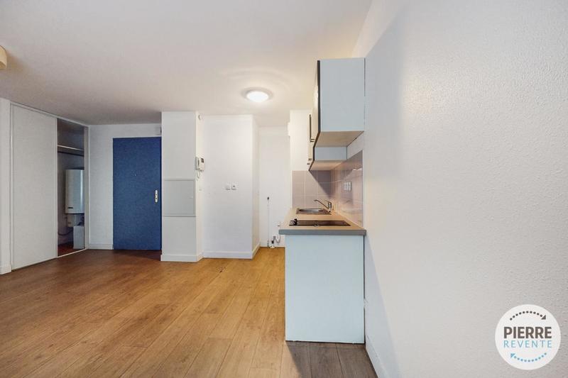 Studio - 30 m² - 1 pièce