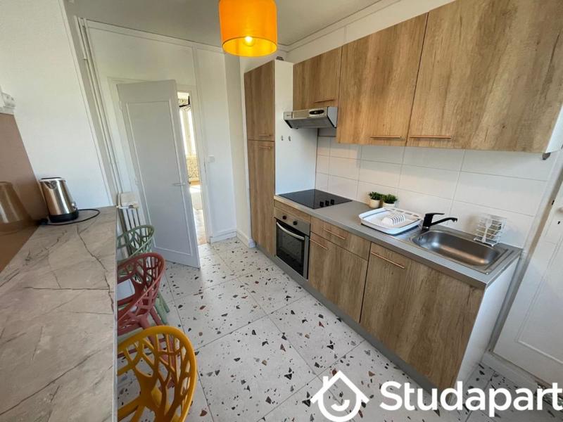 Chambre - 11 m² - 1 pièce