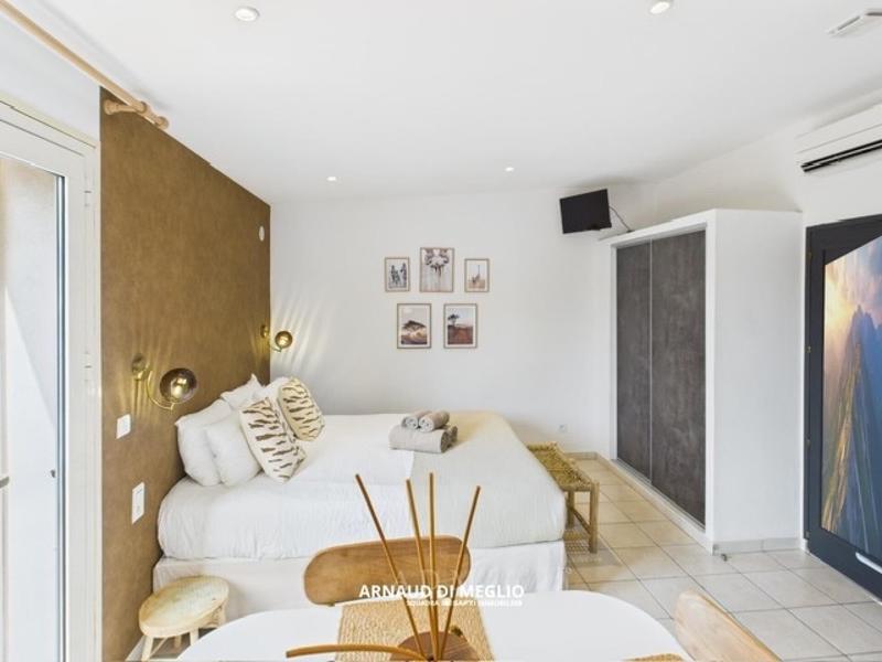 Local commercial - 304 m² - 12 pièces