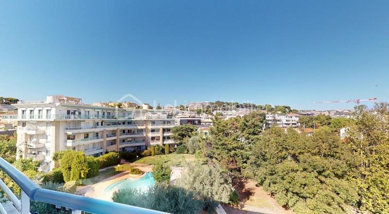 Appartement - 92 m² - 4 pièces