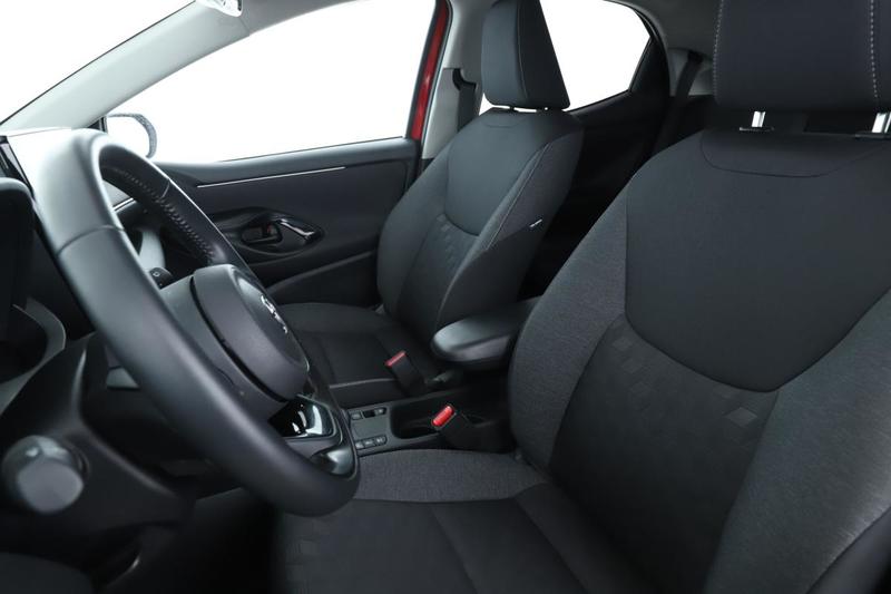 Toyota Yaris 1.5 Hybrid Design 116h