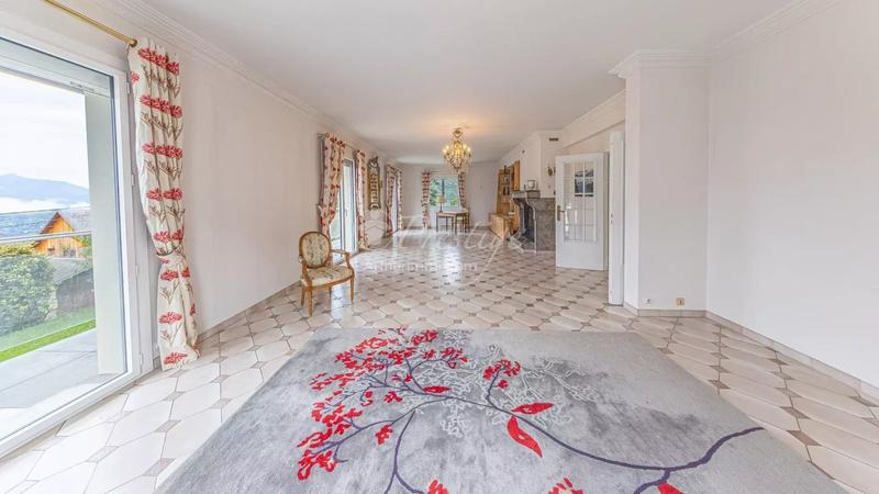 Maison - 253 m² - 7 pièces