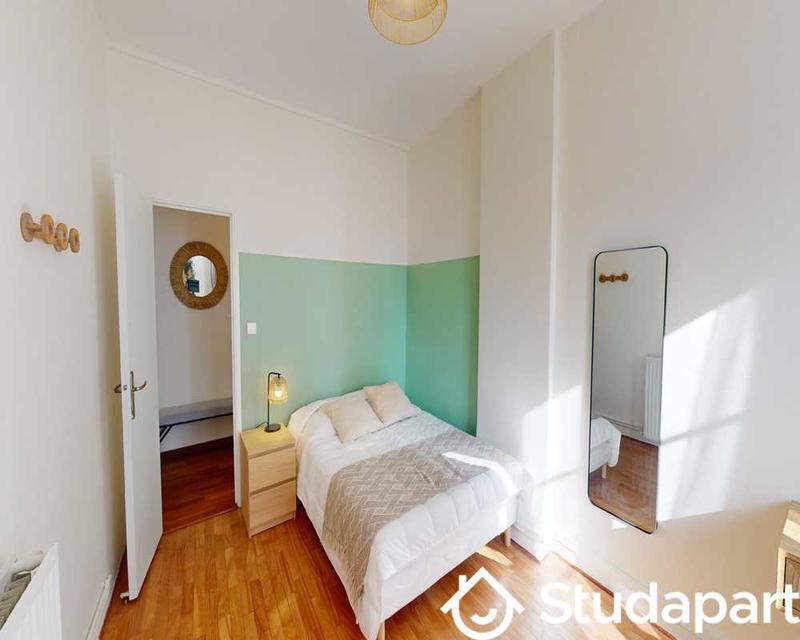 Chambre - 120 m² - 1 pièce