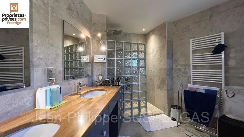 Villa - 230 m² - 7 pièces