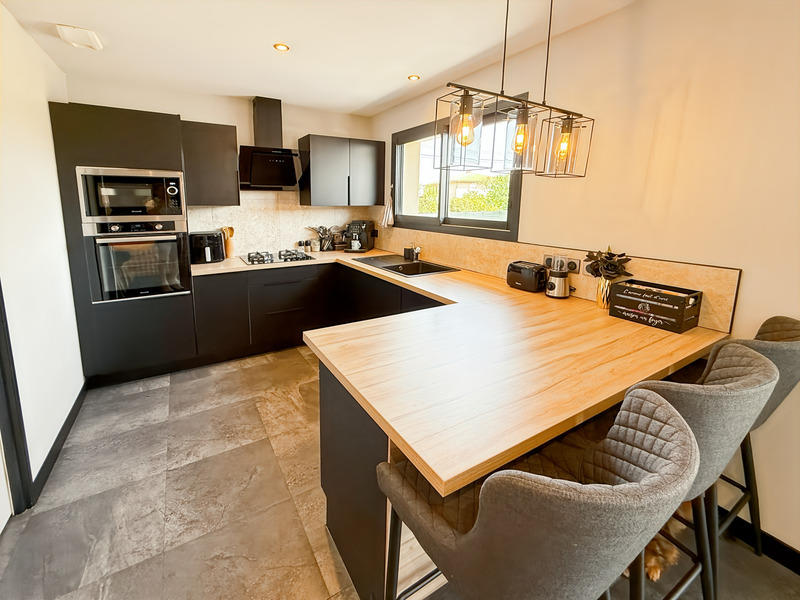 Maison - 90 m² - 4 pièces