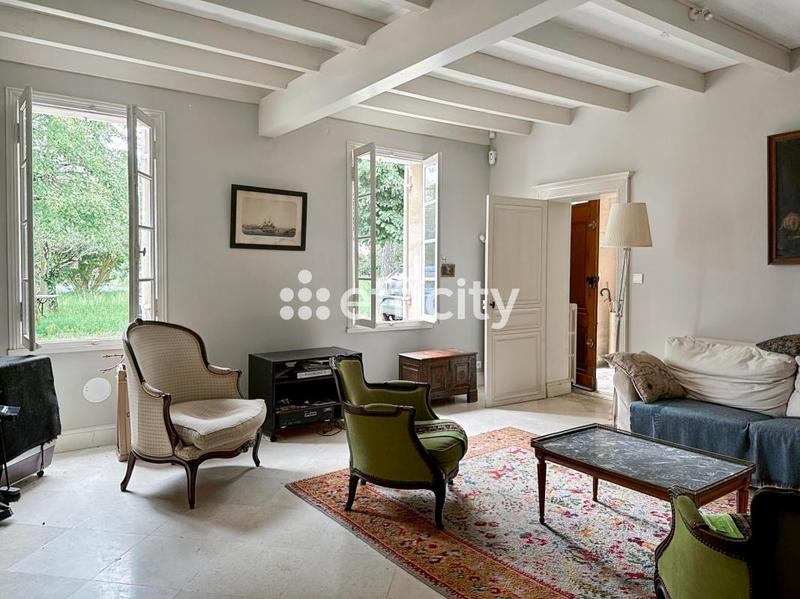 Maison - 352 m² - 9 pièces