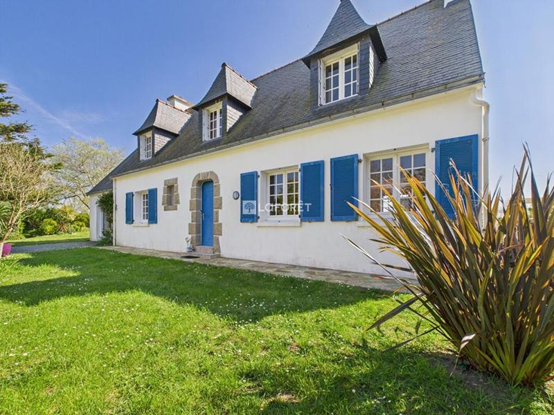 Maison - 180 m² - 8 pièces