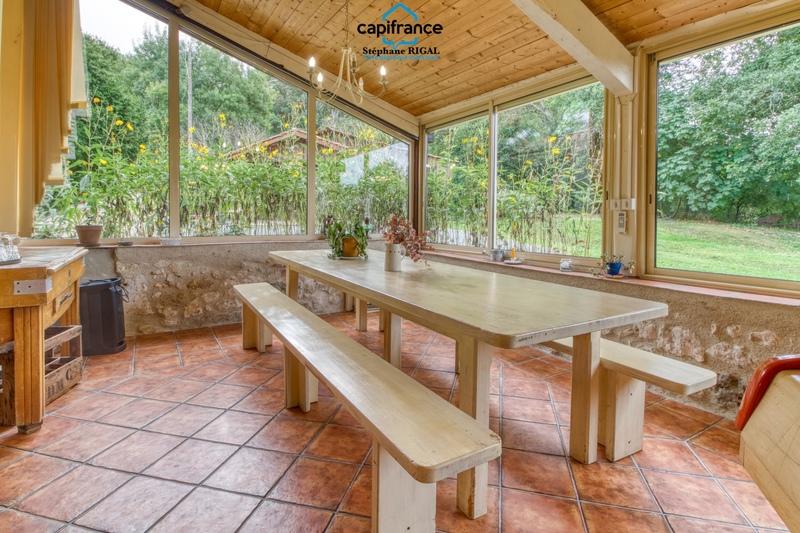 Propriété - 315 m² - 12 pièces