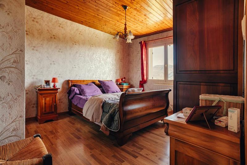 Maison traditionnelle - 146 m² - 6 pièces