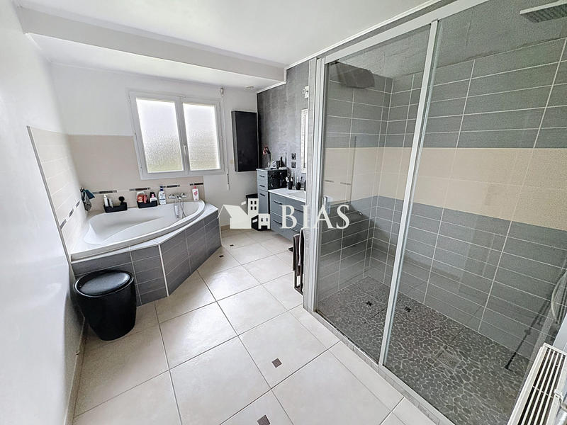 Maison - 106 m² - 5 pièces