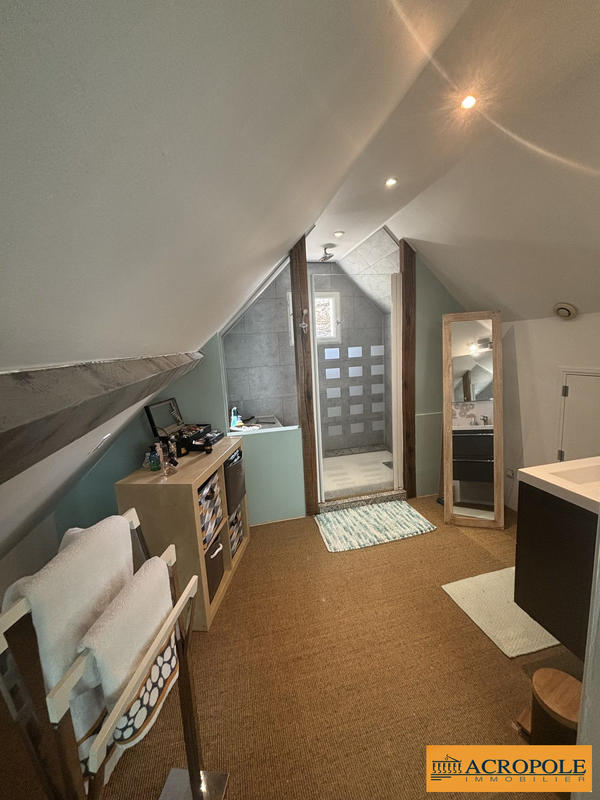 Maison - 159 m² - 6 pièces