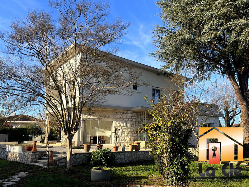 Maison - 152 m² - 6 pièces