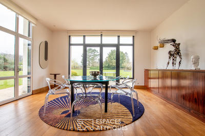 Maison - 370 m² - 10 pièces